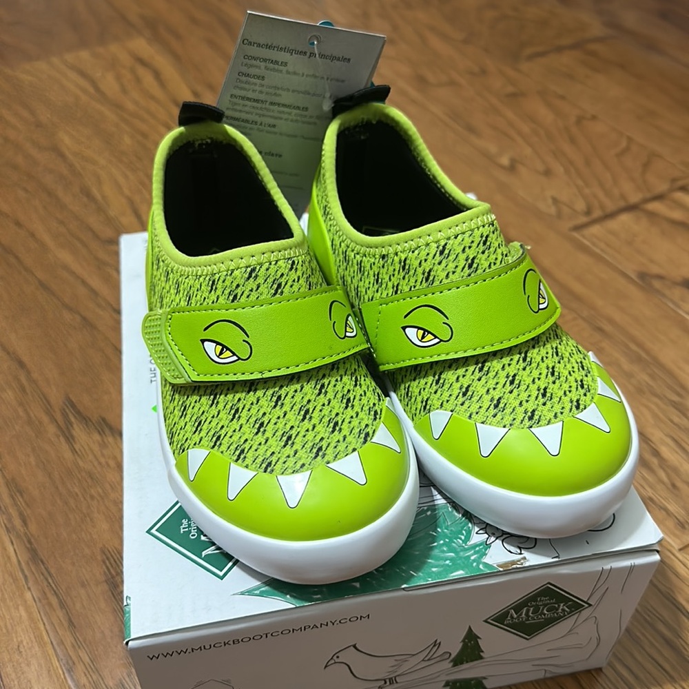 NWT Muck Summer Solstice Size 10